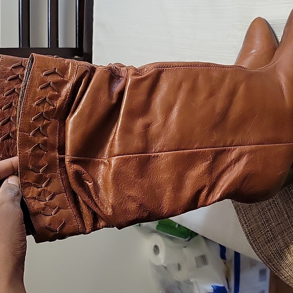 BROWN EUC  SCRUNCH BOOTS CALLOUTS PICTURED - Picture 2 of 7